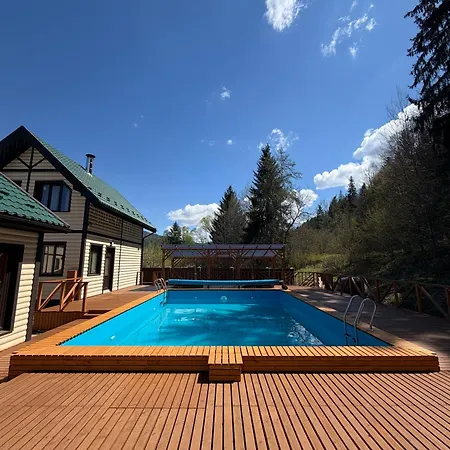 комплекс відпочинку затишок Holiday home Mykulychyn